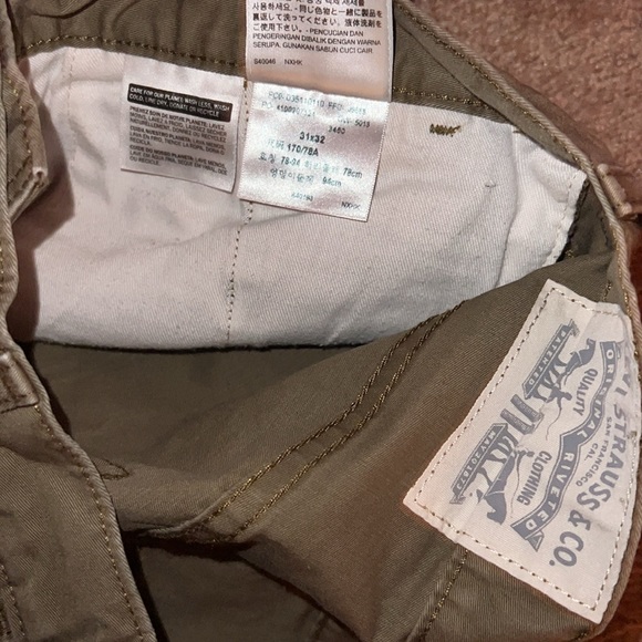 Levi’s 31 x 32 Slim Pants - Picture 7 of 7